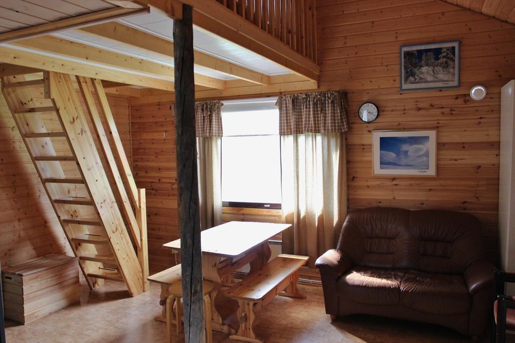 Kelotin Rantamajat Hotell Leppäjärvi Rum bild