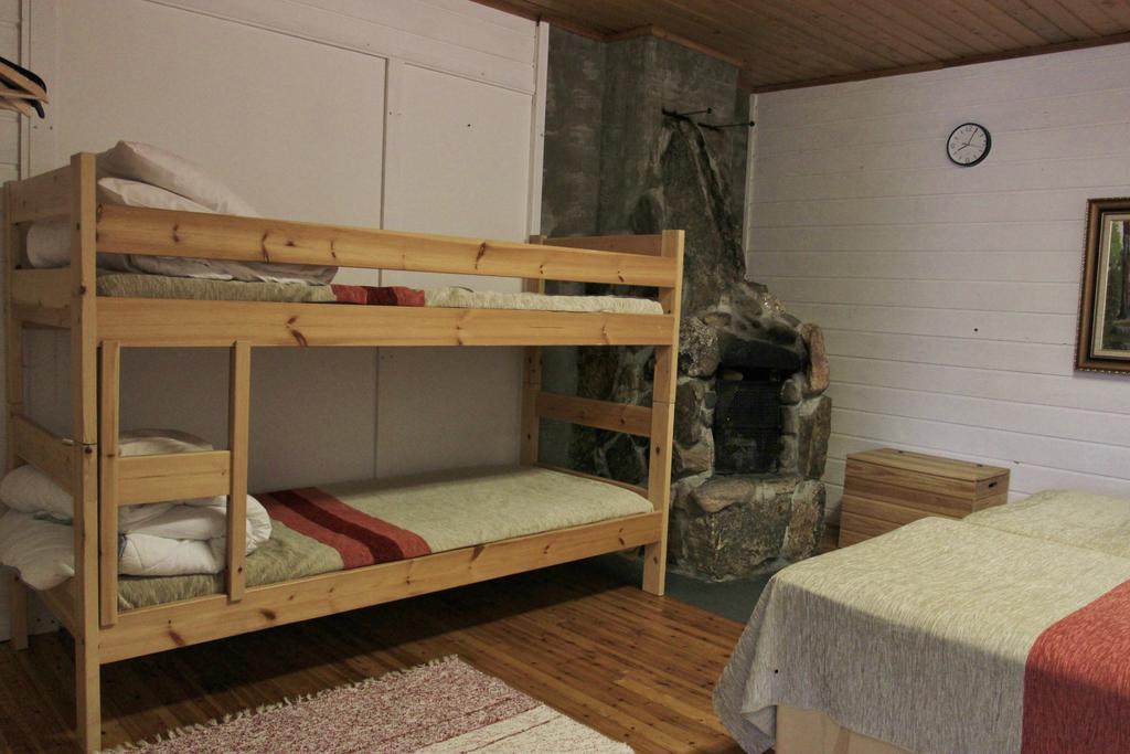 Kelotin Rantamajat Hotell Leppäjärvi Rum bild