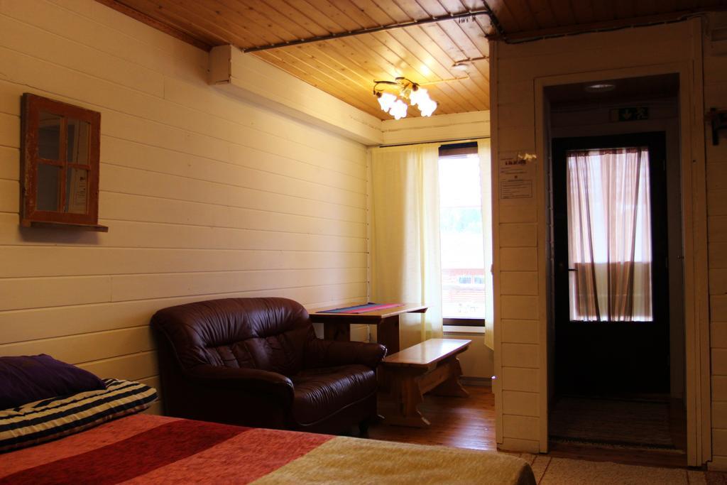 Kelotin Rantamajat Hotell Leppäjärvi Rum bild