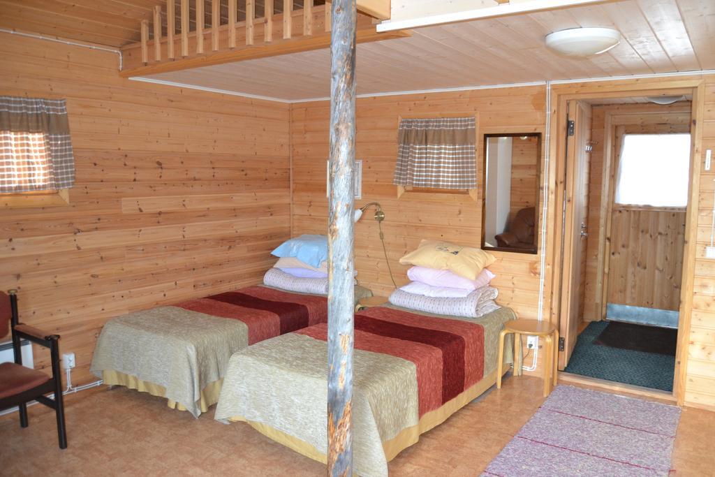 Kelotin Rantamajat Hotell Leppäjärvi Rum bild