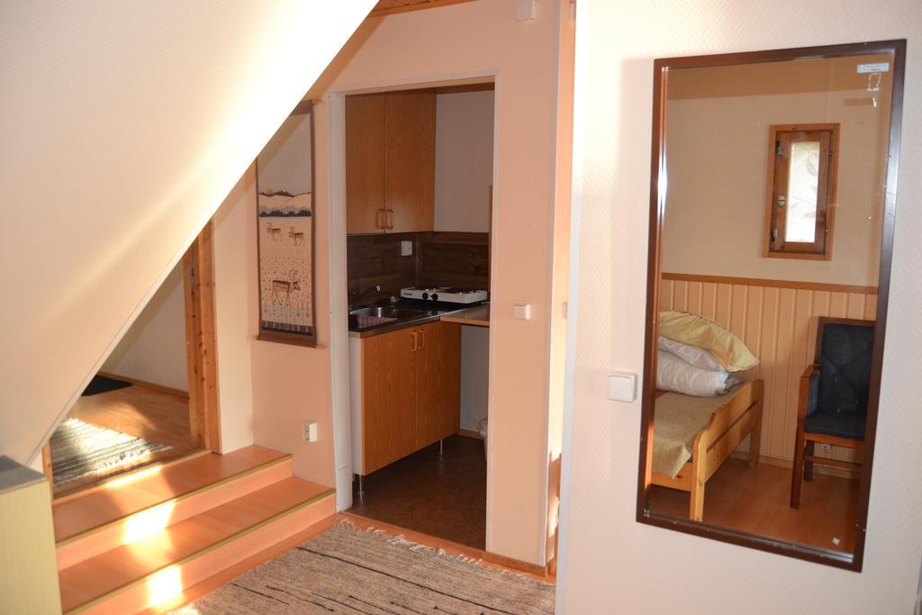 Kelotin Rantamajat Hotell Leppäjärvi Rum bild