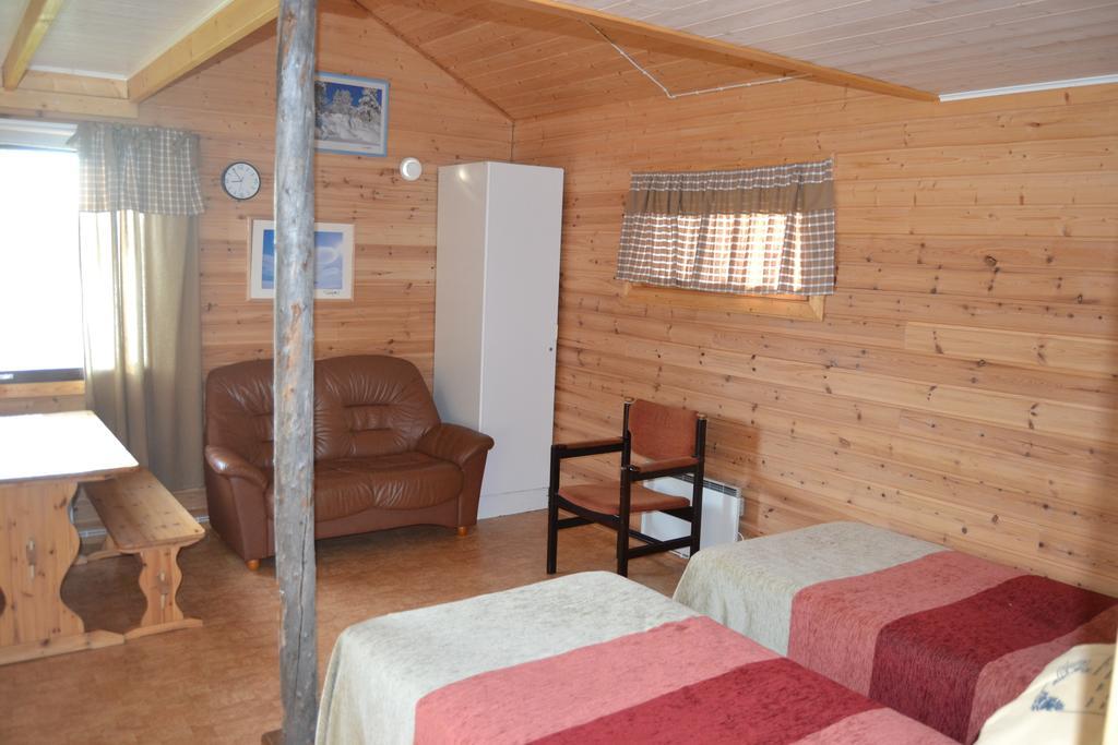 Kelotin Rantamajat Hotell Leppäjärvi Rum bild